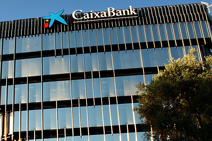 Los sindicatos decepcionados e indignados ante la propuesta de CaixaBank